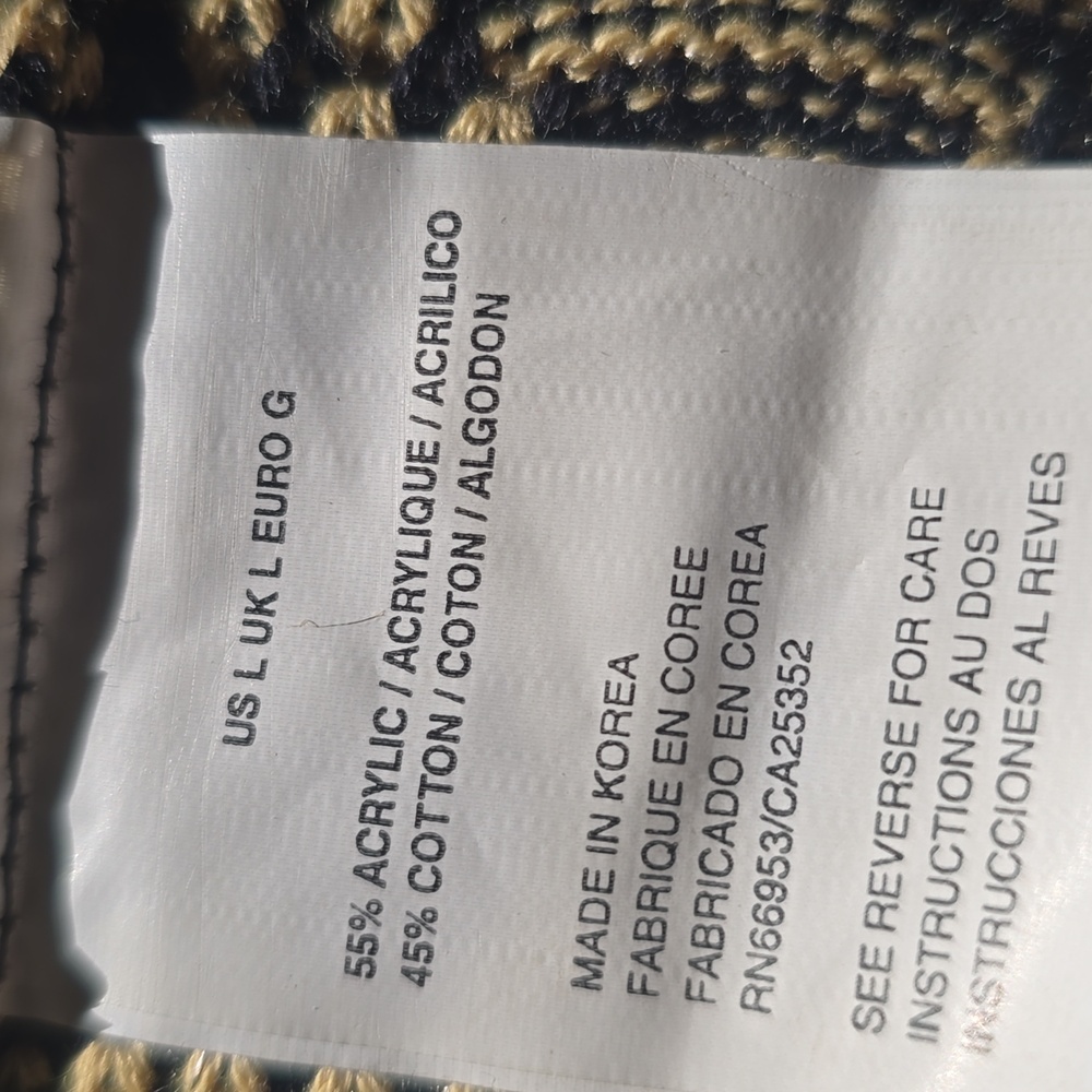 Jan Leslie Black and Gold Square Pattern Sweater - Picture 7 of 8
